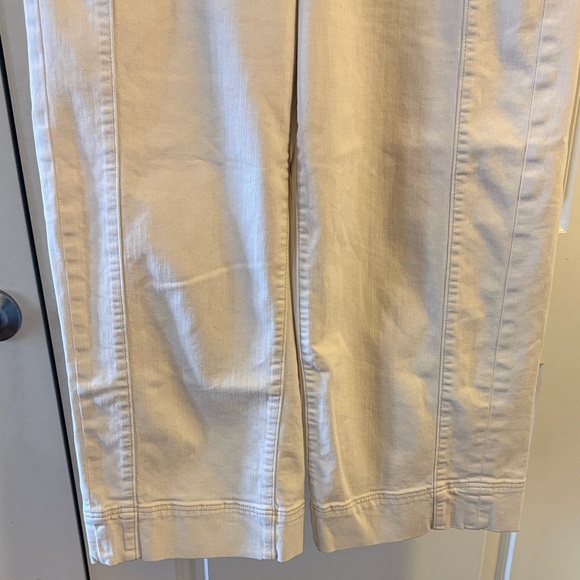 Like New Chico’s Pull On Women's Cream Wide-Leg Crop Jeans Size 10/Chico’s 2.5 - Picture 7 of 14